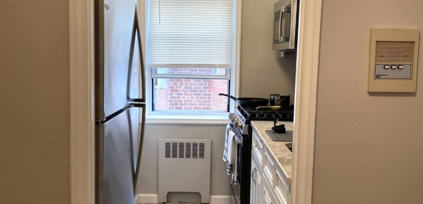 Large 1 Bedroom Co-op BRONXVILLE/Yonkers BORDER